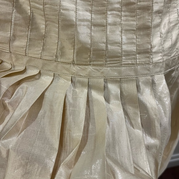 ABSOLUTELY STUNNING 💃 HOLT RENFREW Cream Coloured Raw Silk Skirt - size 8 - Picture 9 of 11